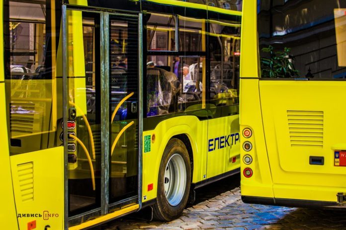 Нові тролейбуси «Електрон» курсують на вулицях Львова Нові тролейбуси «Електрон» курсують на вулицях Львова