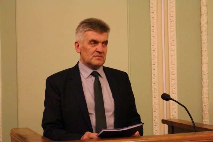 Володимир Мельник, якого затримали на хабарі, вийшов під заставу у 336 тисяч Володимир Мельник, якого затримали на хабарі, вийшов під заставу у 336 тисяч