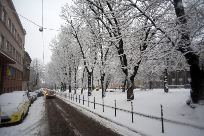 Завтра у Львові очікуються дощі та мокрий сніг Завтра у Львові очікуються дощі та мокрий сніг