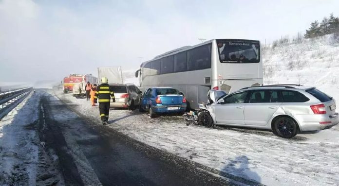 У Словаччині в масовій ДТП постраждали п’ятеро українців (фото) У Словаччині в масовій ДТП постраждали п’ятеро українців (фото)