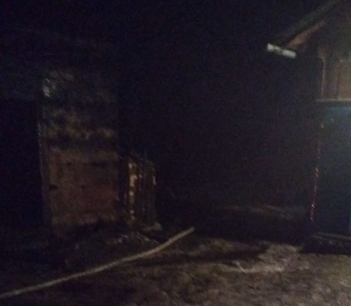На Львівщині горіла дерев’яна господарська будівля На Львівщині горіла дерев’яна господарська будівля