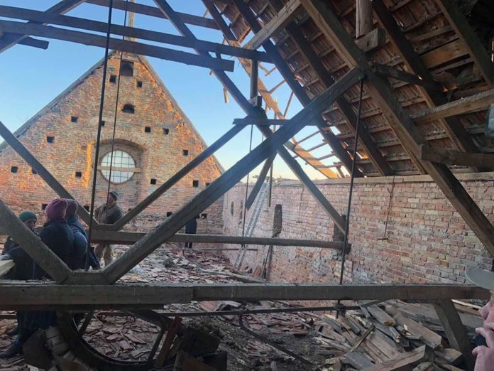 У Львівській ОДА розповіли, коли почнеться відновлення даху костелу в Олесько У Львівській ОДА розповіли, коли почнеться відновлення даху костелу в Олесько