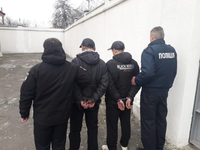 У Стебнику затримали братів за крадіжку 150 метрів телефонного кабелю У Стебнику затримали братів за крадіжку 150 метрів телефонного кабелю