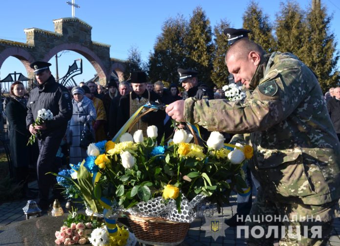 На Львівщині вшанували пам’ять загиблого у зоні АТО Тараса Дороша На Львівщині вшанували пам’ять загиблого у зоні АТО Тараса Дороша