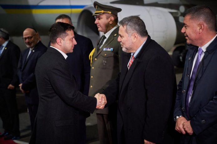 Делегація України віддала свої місця на форумі пам’яті Голокосту, — Зеленський Делегація України віддала свої місця на форумі пам’яті Голокосту, — Зеленський