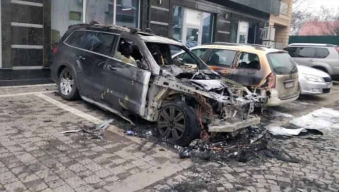 В Ужгороді спалити авто дипломата В Ужгороді спалити авто дипломата
