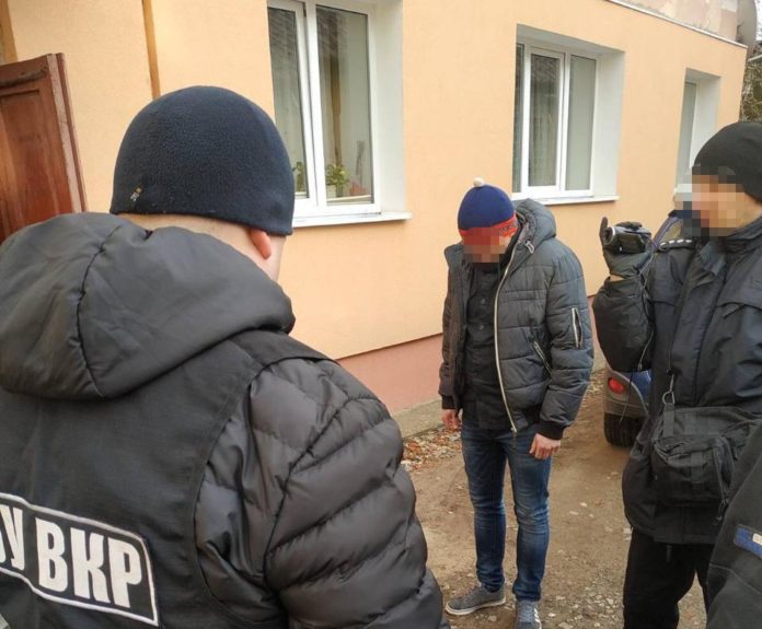 На Львівщині затримали розповсюджувача наркотиків На Львівщині затримали розповсюджувача наркотиків