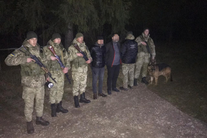 Львівські прикордонники у Святвечір затримали двох нелегалів з Туреччини Львівські прикордонники у Святвечір затримали двох нелегалів з Туреччини