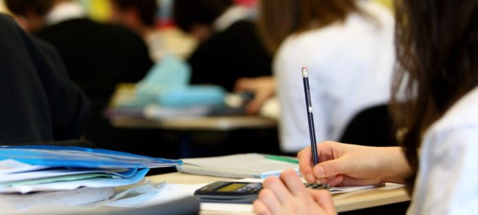 Верховна Рада ухвалила в цілому Закон «Про повну загальну середню освіту» Верховна Рада ухвалила в цілому Закон «Про повну загальну середню освіту»