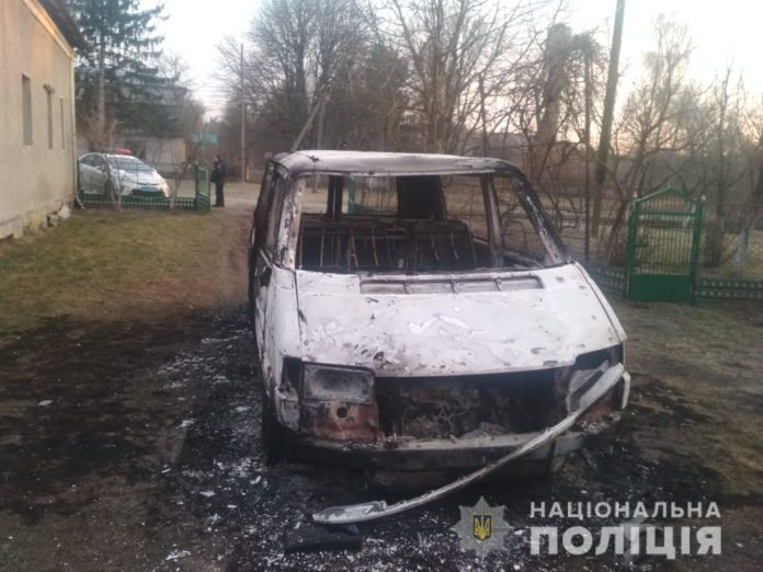 На Волині священнику спалили авто через конфлікт між парафіянами ПЦУ і УПЦ На Волині священнику спалили авто через конфлікт між парафіянами ПЦУ і УПЦ