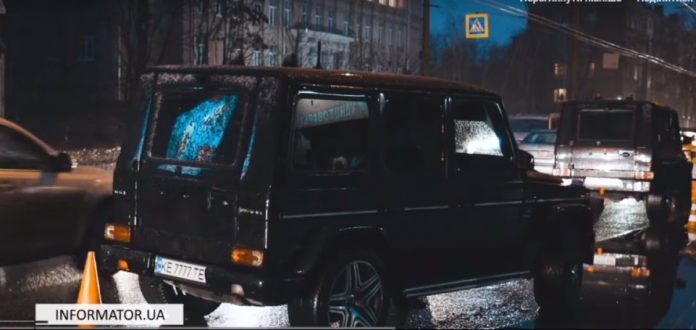 У Дніпрі сталася перестрілка біля школи, поліція ввела план «Сирена» У Дніпрі сталася перестрілка біля школи, поліція ввела план «Сирена»