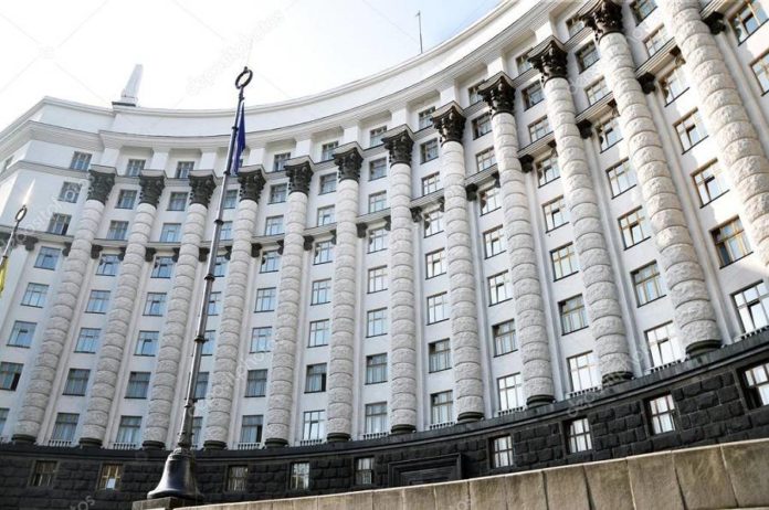 На розгляд Ради внесли Закон про частковий продаж Укрпошти, Укрзалізниці, Нафтогазу На розгляд Ради внесли Закон про частковий продаж Укрпошти, Укрзалізниці, Нафтогазу