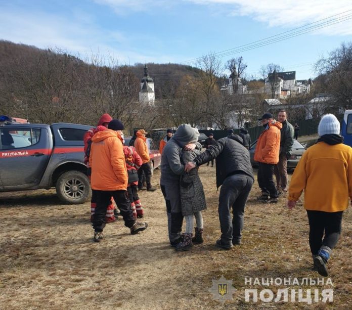 На Львівщині розшукали жінку, яка ніч провела в лісі На Львівщині розшукали жінку, яка ніч провела в лісі
