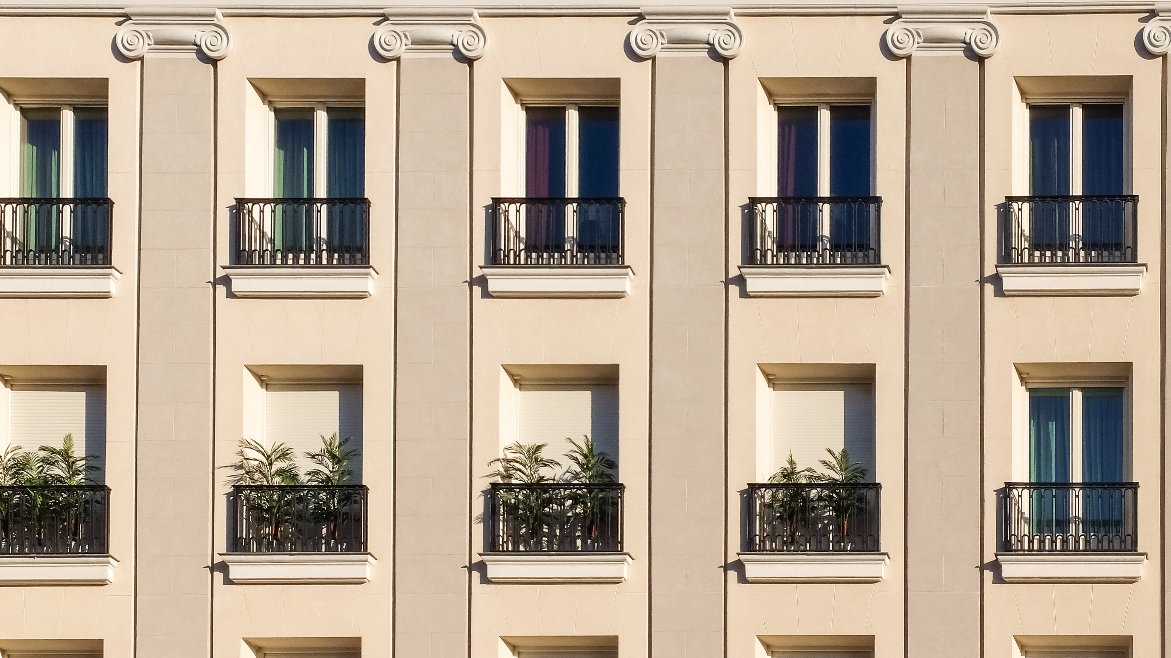 facade-of-residential-building-258184