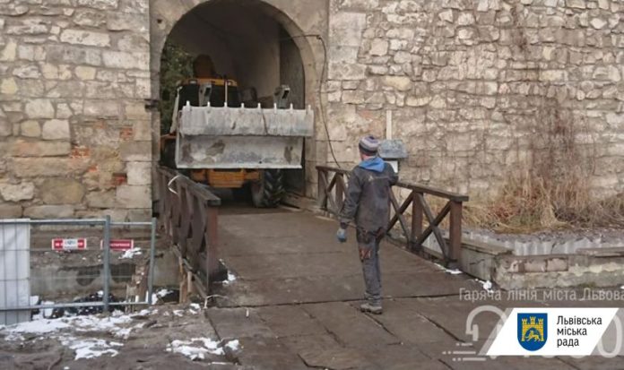 У Львові перекриють підземний та наземний переходи з вулиці Валової до площі Соборної У Львові перекриють підземний та наземний переходи з вулиці Валової до площі Соборної