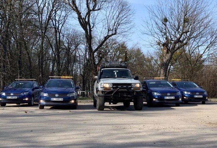 У Львові запустили інформаційні авто, що закликають мешканців сидіти вдома (відео) У Львові запустили інформаційні авто, що закликають мешканців сидіти вдома (відео)