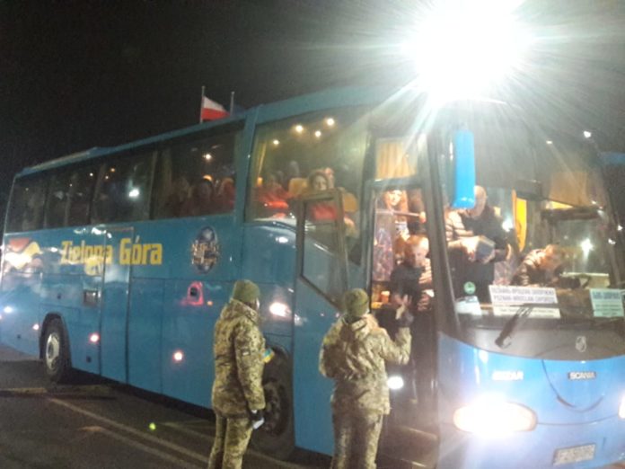 Українців, які перебували в Польщі без автомобілів, повернули додому Українців, які перебували в Польщі без автомобілів, повернули додому