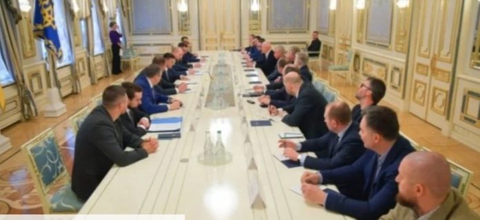 Як Зеленський і олігархи поділили області для боротьби з коронавірусом Як Зеленський і олігархи поділили області для боротьби з коронавірусом