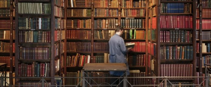 Google оцифрує й викладе у вільний доступ понад 100 тисяч книг минулих століть Google оцифрує й викладе у вільний доступ понад 100 тисяч книг минулих століть