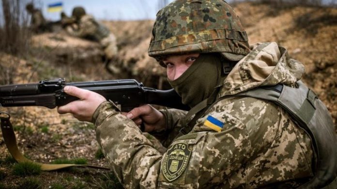Сьогодні у зоні ООС загинули двоє українських захисників, 11 – поранені Сьогодні у зоні ООС загинули двоє українських захисників, 11 – поранені