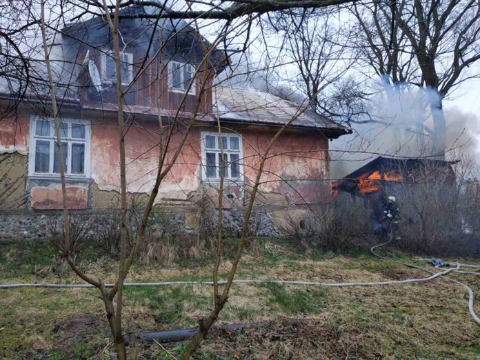 У Дрогобичі горів будинок та житлова будівля У Дрогобичі горів будинок та житлова будівля