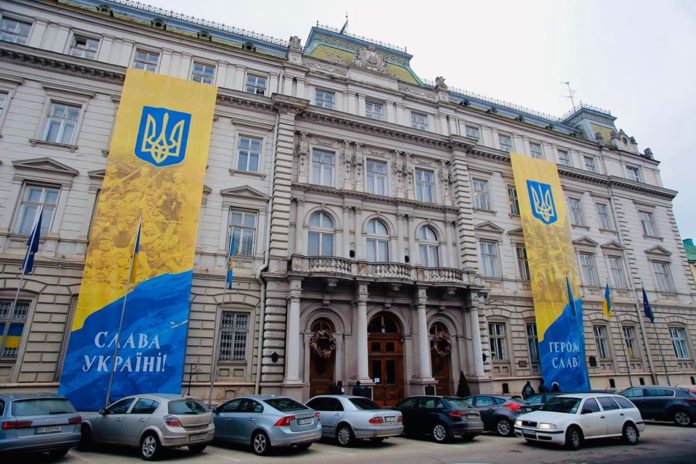 Синютка збирає депутатів Львівщини, щоб висловити протест по «мінських угодах» Синютка збирає депутатів Львівщини, щоб висловити протест по «мінських угодах»