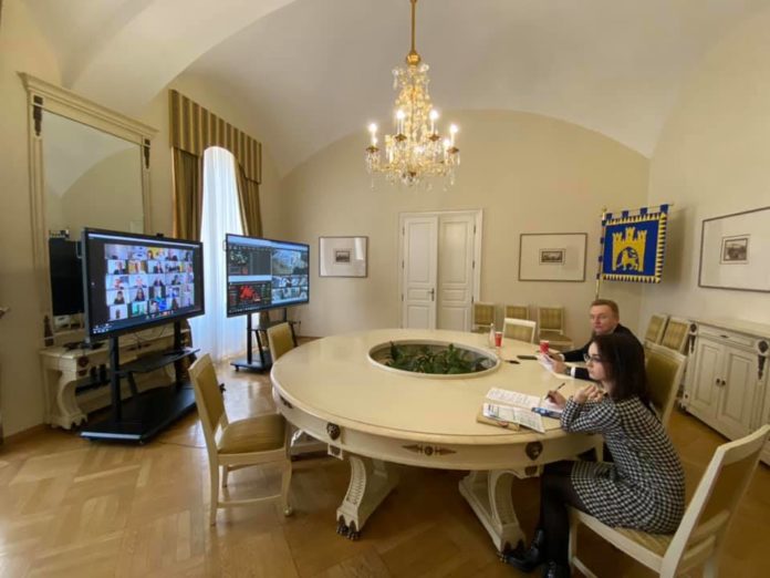 Апаратна нарада у львівській мерії пройшла в онлайні Апаратна нарада у львівській мерії пройшла в онлайні