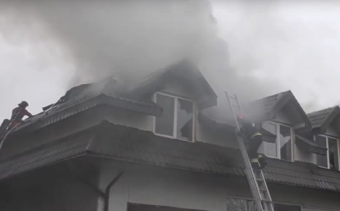 На Львівщині в житловому двохповерховому будинку сталася пожежа На Львівщині в житловому двохповерховому будинку сталася пожежа