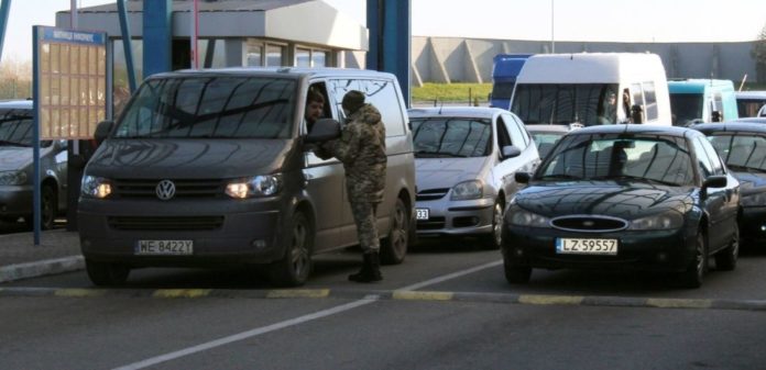 На кордоні з Польщею спостерігаються черги На кордоні з Польщею спостерігаються черги