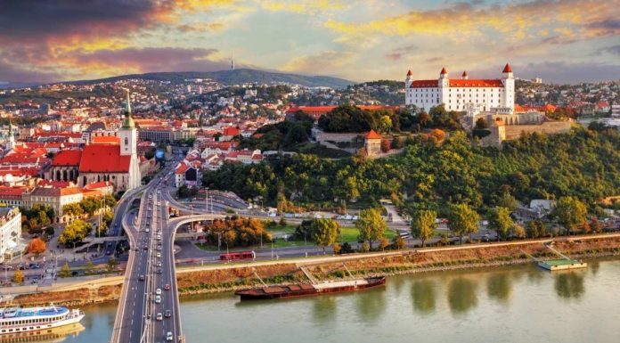 Віднині діють обмеження на в’їзд у Словаччину Віднині діють обмеження на в’їзд у Словаччину