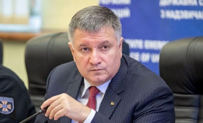 Аваков заявив, що опитування Зеленського законне Аваков заявив, що опитування Зеленського законне
