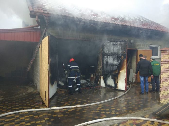 На Львівщині горів гараж На Львівщині горів гараж