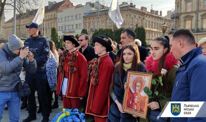 У центрі Львова урочисто вшанували пам’ять Великого Кобзаря У центрі Львова урочисто вшанували пам’ять Великого Кобзаря