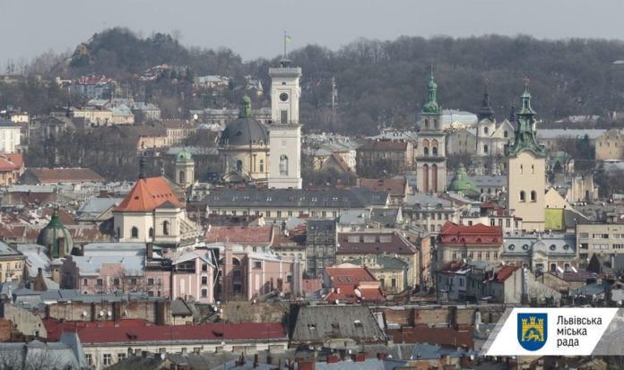 Садовий спростував інформацію про перебування у Львові хворої на коронавірус мешканки Житомирщини (відео) Садовий спростував інформацію про перебування у Львові хворої на коронавірус мешканки Житомирщини (відео)