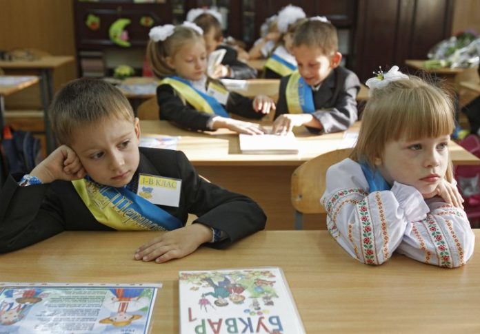 Директору львівської школи, що втрапила у мовний скандал, винесуть догану Директору львівської школи, що втрапила у мовний скандал, винесуть догану