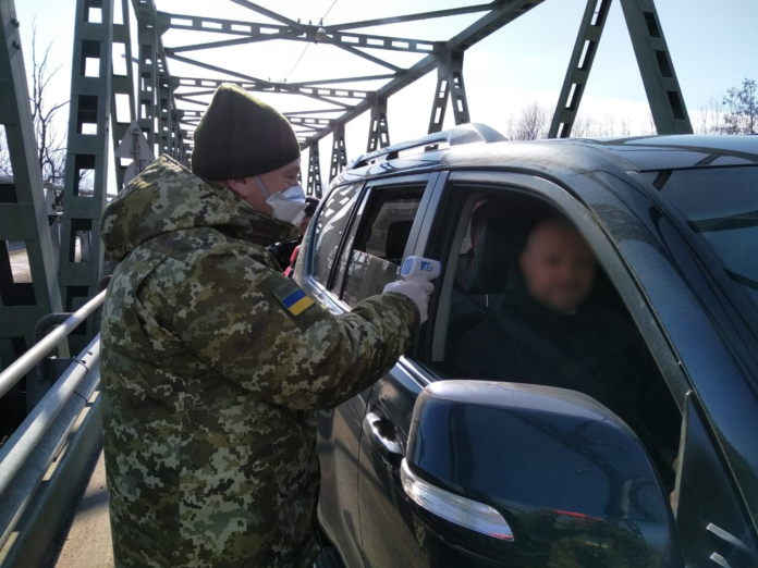 Дев’ять осіб не впустили до Польщі через стан здоров’я Дев’ять осіб не впустили до Польщі через стан здоров’я