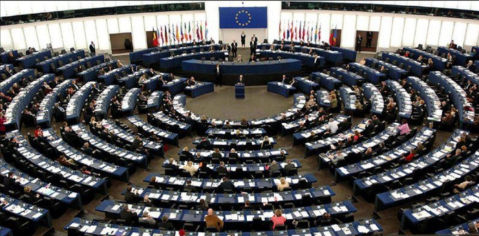 Рада ЄС продовжила санкції проти 10 чиновників режиму Януковича Рада ЄС продовжила санкції проти 10 чиновників режиму Януковича