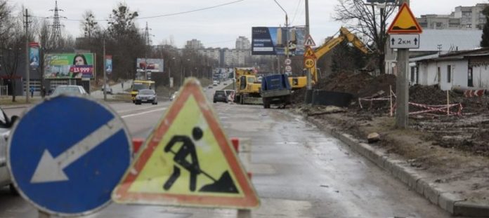 З 6 квітня буде обмежено рух транспорту на вулиці Хуторівка З 6 квітня буде обмежено рух транспорту на вулиці Хуторівка
