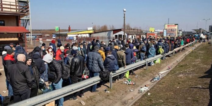 У Польщі придумали, як повернути українців на заробітки попри карантин У Польщі придумали, як повернути українців на заробітки попри карантин