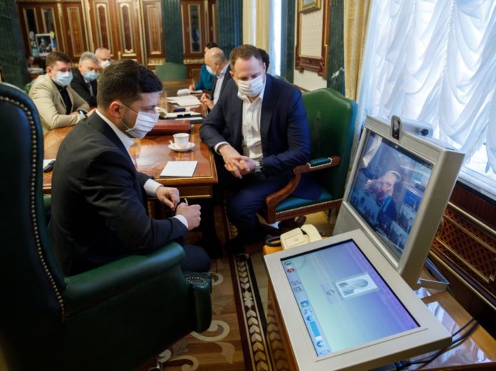 На Вербну неділю в храми прийшли 126 тисяч українців, торік — 3 мільйони На Вербну неділю в храми прийшли 126 тисяч українців, торік — 3 мільйони