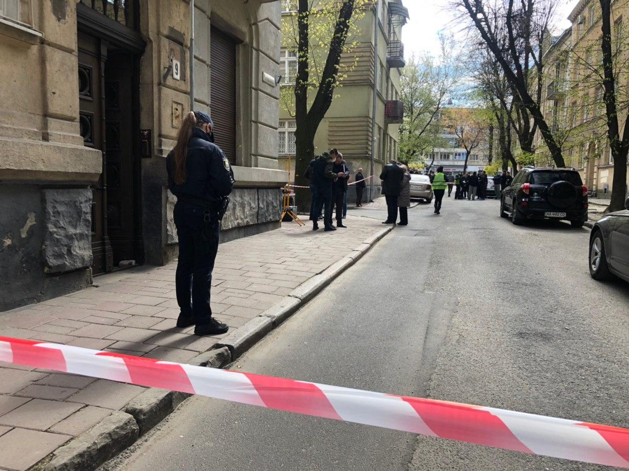 У Львові внаслідок збройного нападу загинув чоловік (фото)