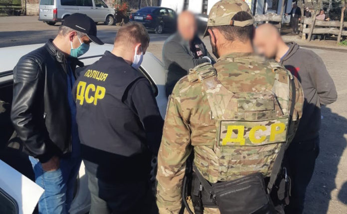 На Львівщині затримали посадовців місцевого самоврядування за отримання хабарів (фото) На Львівщині затримали посадовців місцевого самоврядування за отримання хабарів (фото)