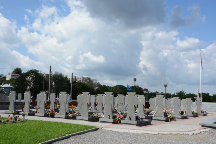 Мерія закликала львів’ян не відвідувати цвинтар у Великодній час Мерія закликала львів’ян не відвідувати цвинтар у Великодній час