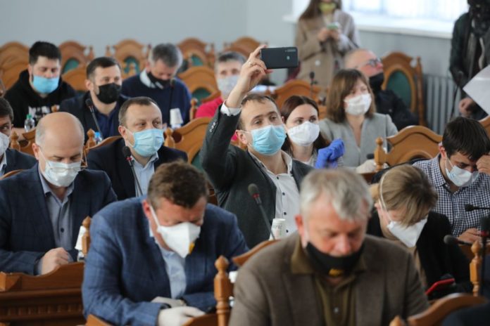 Віддати майном: чому львівські депутати не дали мерії повернути старий борг Віддати майном: чому львівські депутати не дали мерії повернути старий борг
