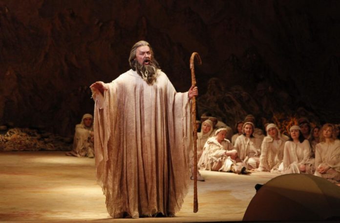На Великодні свята Львівська опера покаже Мойсея