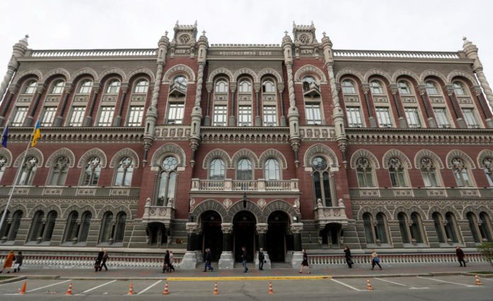 Курс валют: євро продовжує дорожчати Курс валют: євро продовжує дорожчати