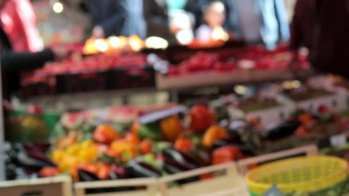Сьогодні дозволять відкриття продовольчих ринків, – прем’єр Сьогодні дозволять відкриття продовольчих ринків, – прем’єр