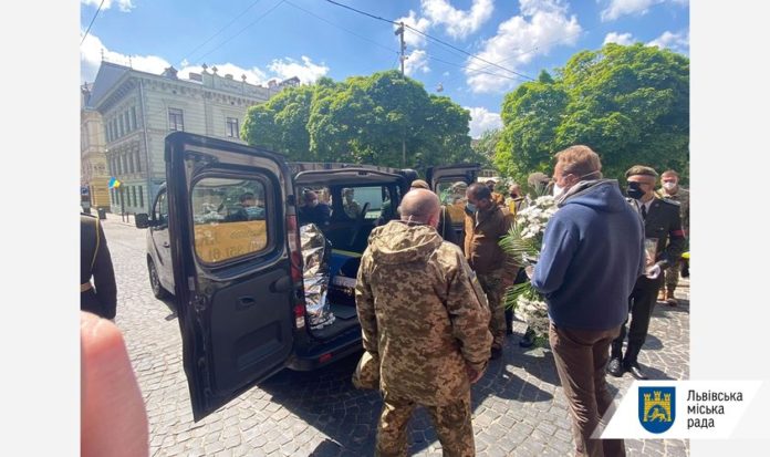 Львів попрощався із загиблим Героєм Андрієм Супріганом Львів попрощався із загиблим Героєм Андрієм Супріганом