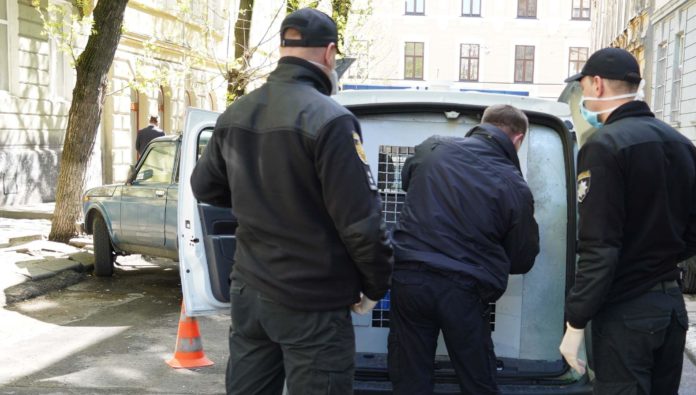 Поліцейські затримали іноземця, який завдав ножових поранень львів’янці Поліцейські затримали іноземця, який завдав ножових поранень львів’янці