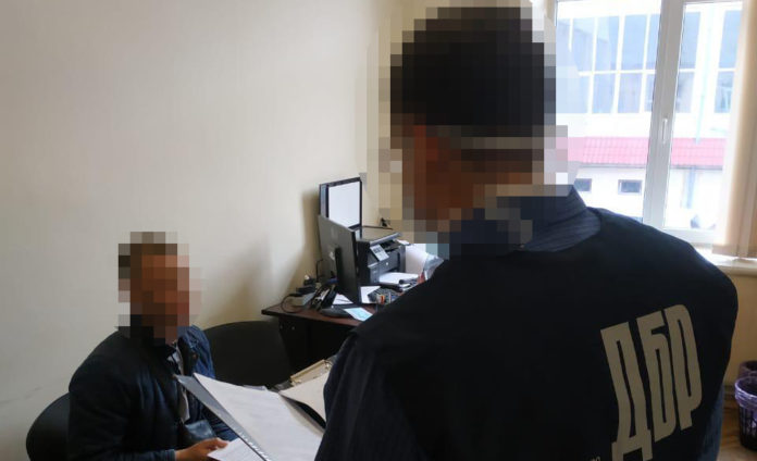 У Львові затримали патрульного, який в квартирі виготовляв амфетамін У Львові затримали патрульного, який в квартирі виготовляв амфетамін